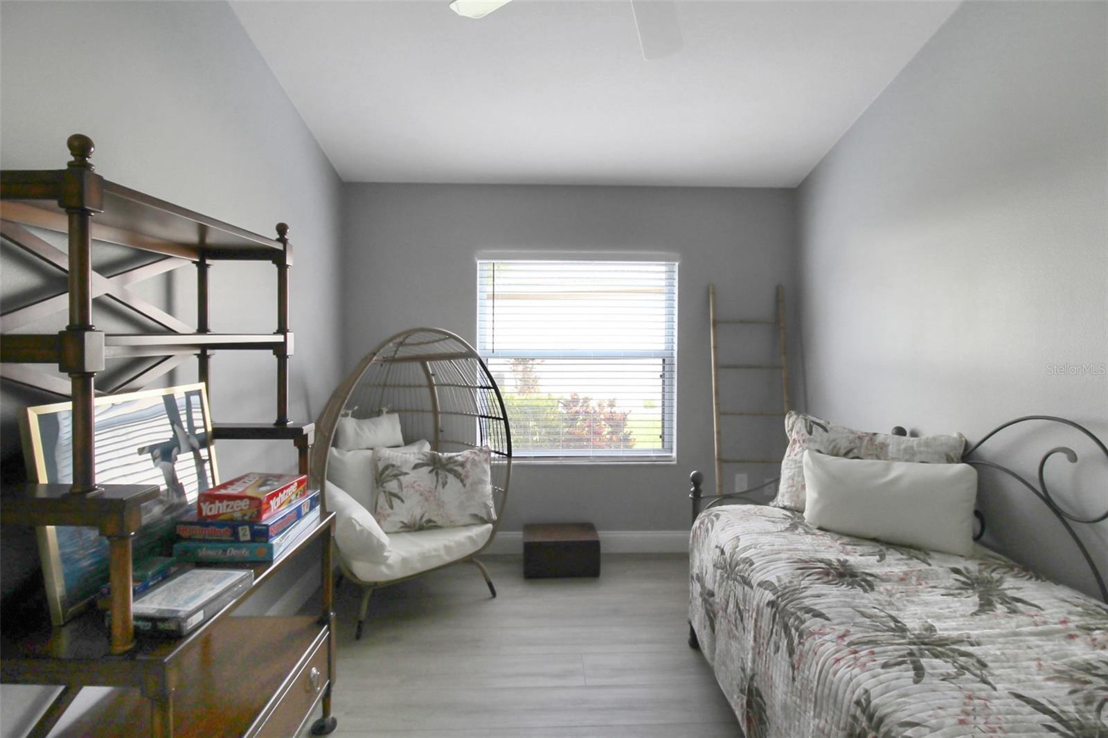 PALM VILLAS - Residential Lease