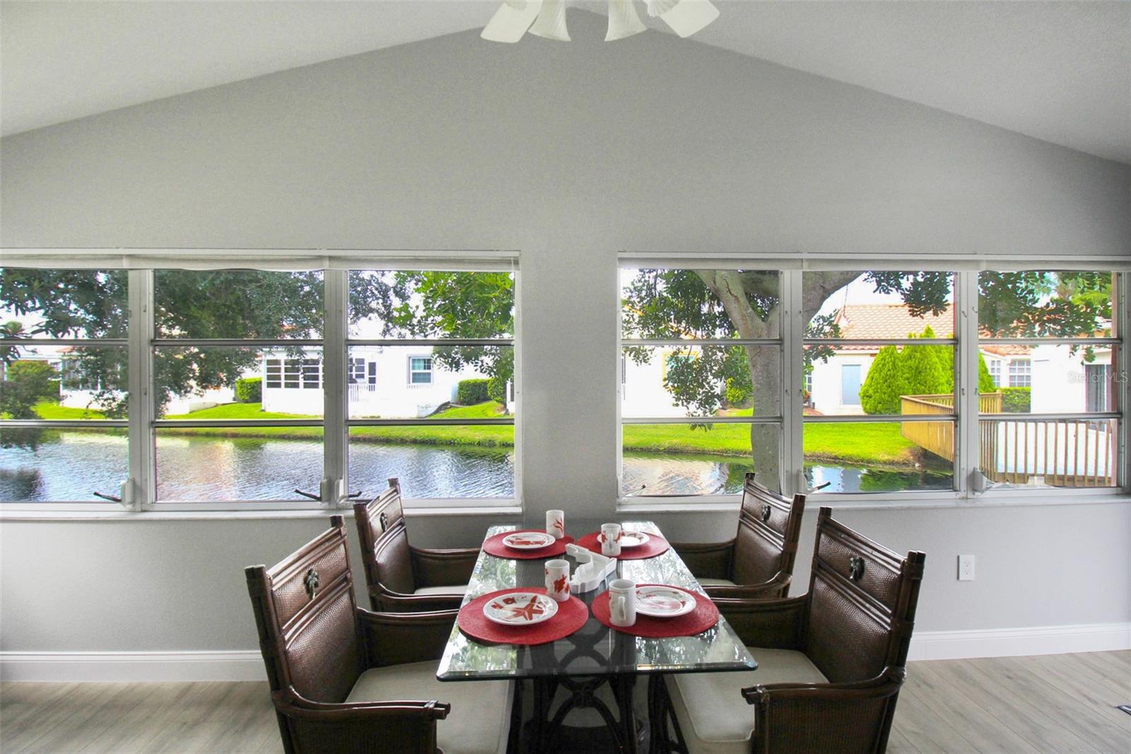 PALM VILLAS - Residential Lease