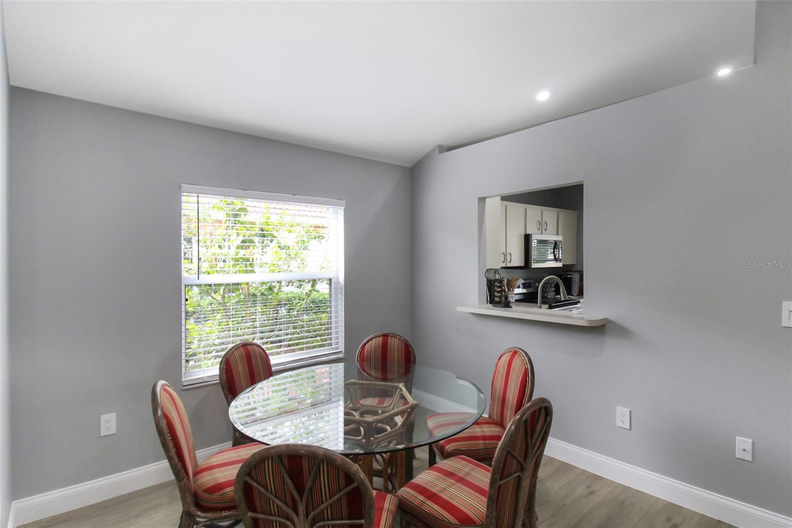 PALM VILLAS - Residential Lease