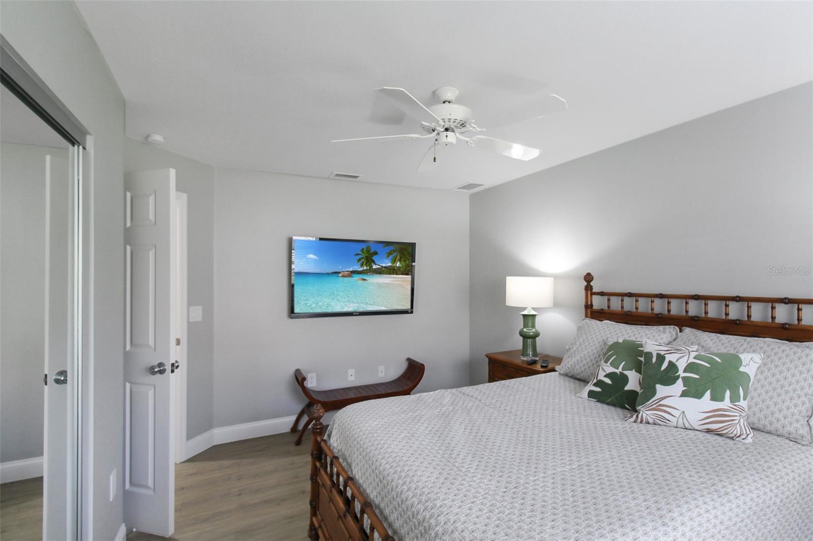 PALM VILLAS - Residential Lease