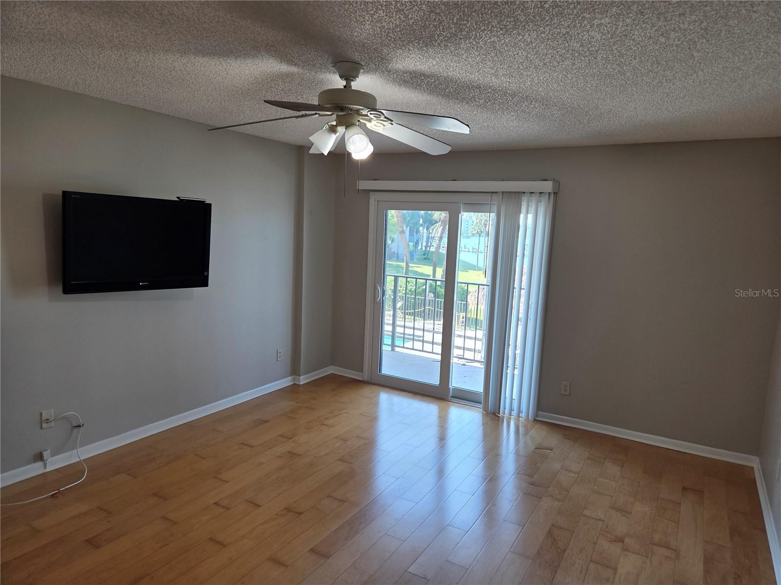 650 ISLAND WAY CONDO - Residential