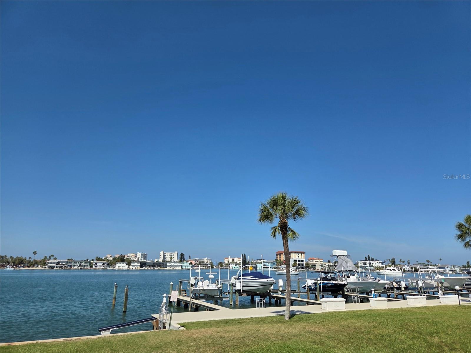 650 ISLAND WAY CONDO - Residential