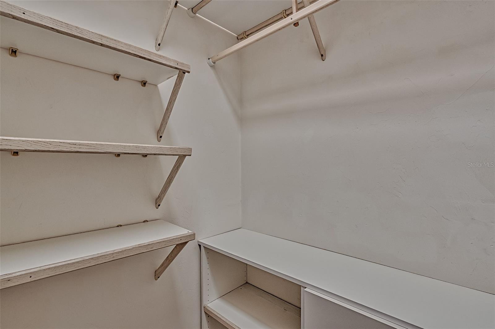 BENJAMINS GROVE - Residential