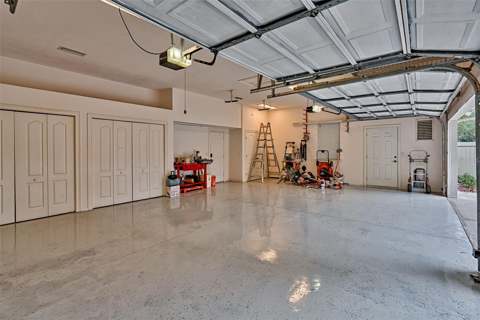 BENJAMINS GROVE - Residential