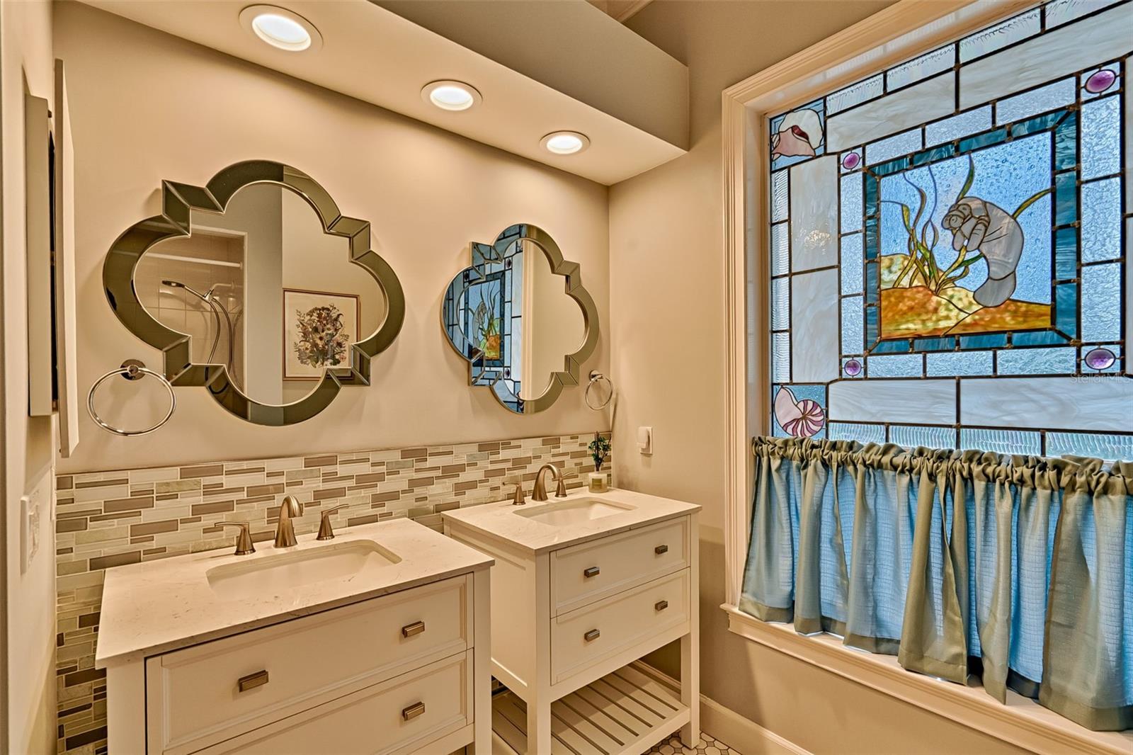 BENJAMINS GROVE - Residential