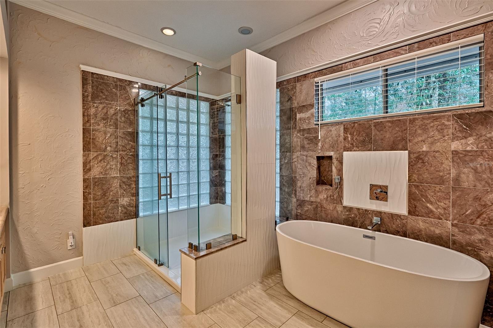 BENJAMINS GROVE - Residential