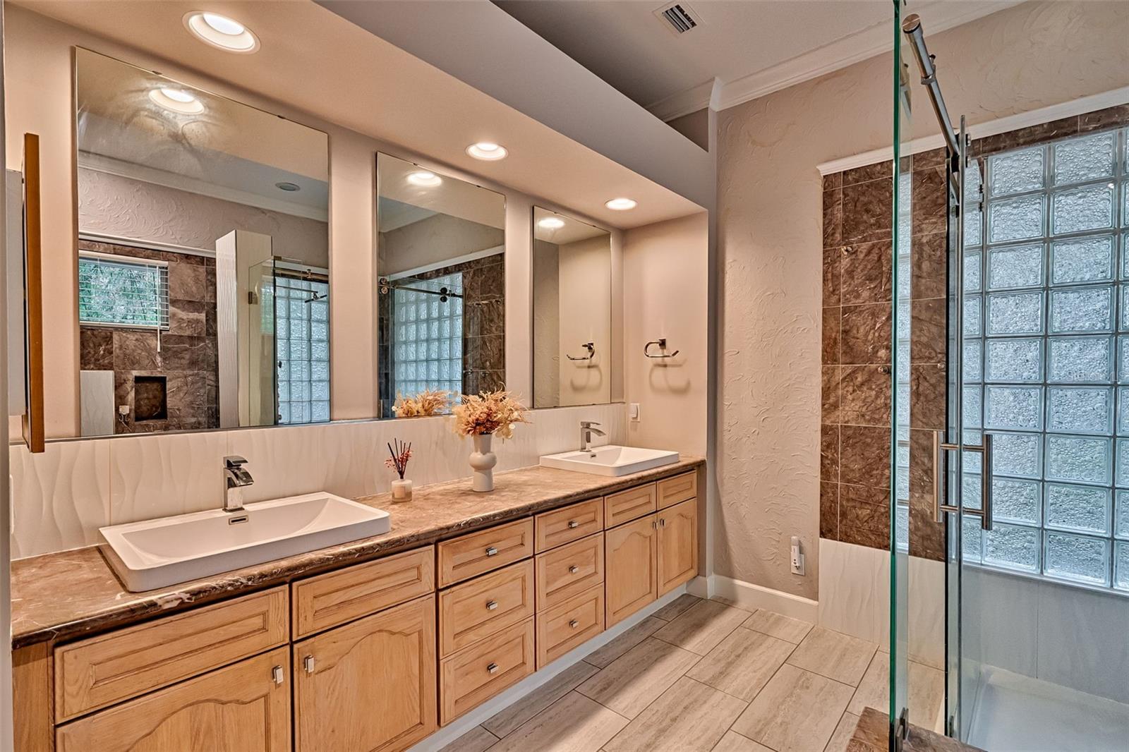 BENJAMINS GROVE - Residential