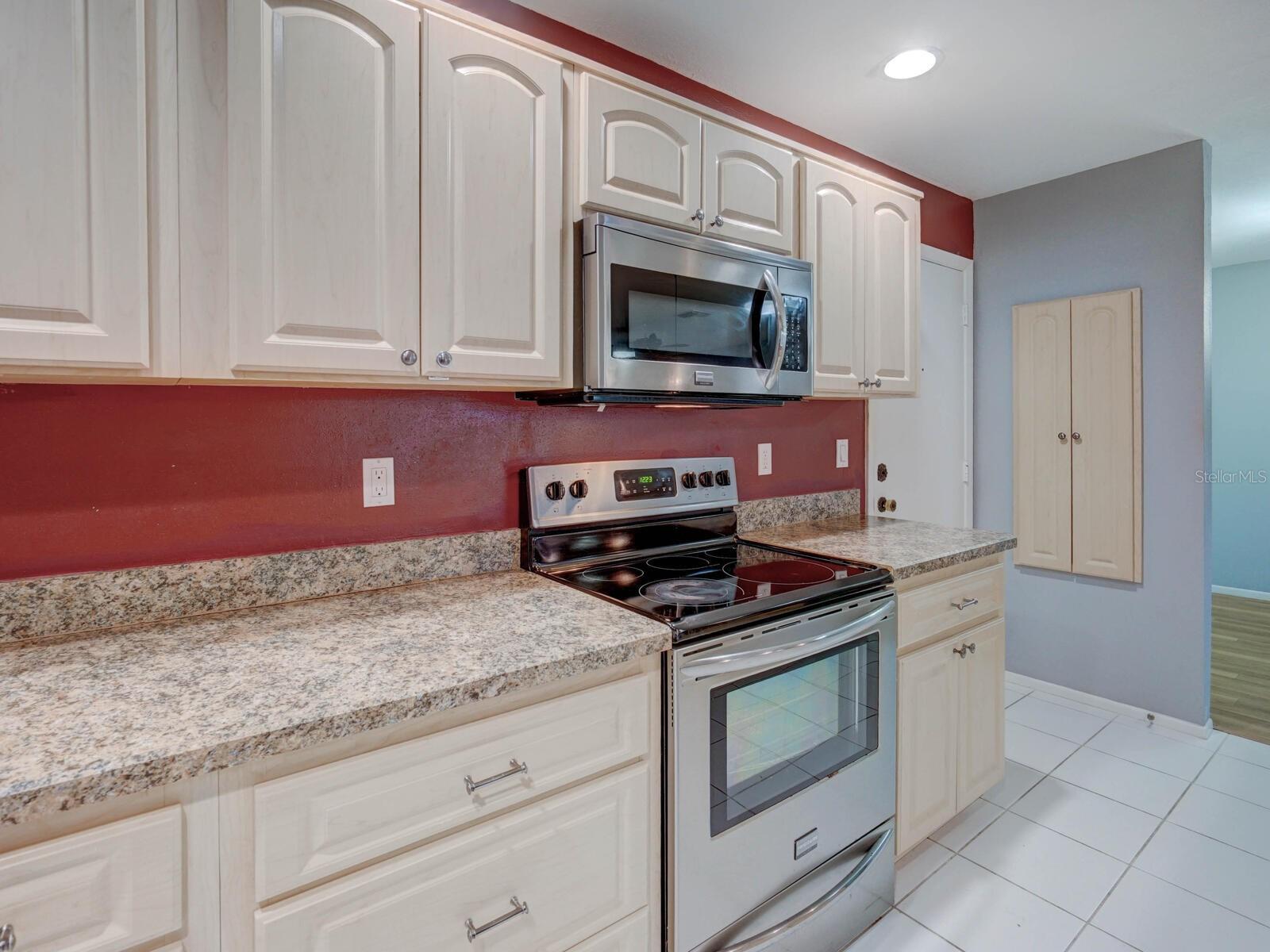 SCOTSDALE CLUSTER CONDO - Residential