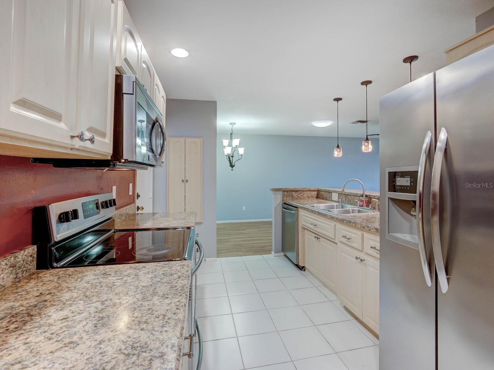 SCOTSDALE CLUSTER CONDO - Residential