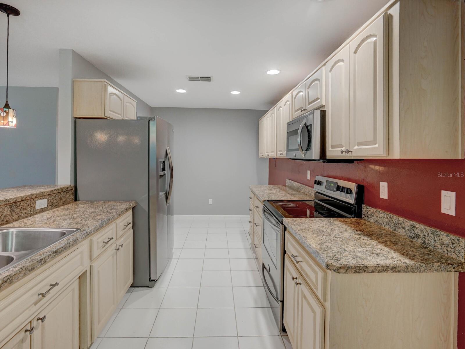 SCOTSDALE CLUSTER CONDO - Residential