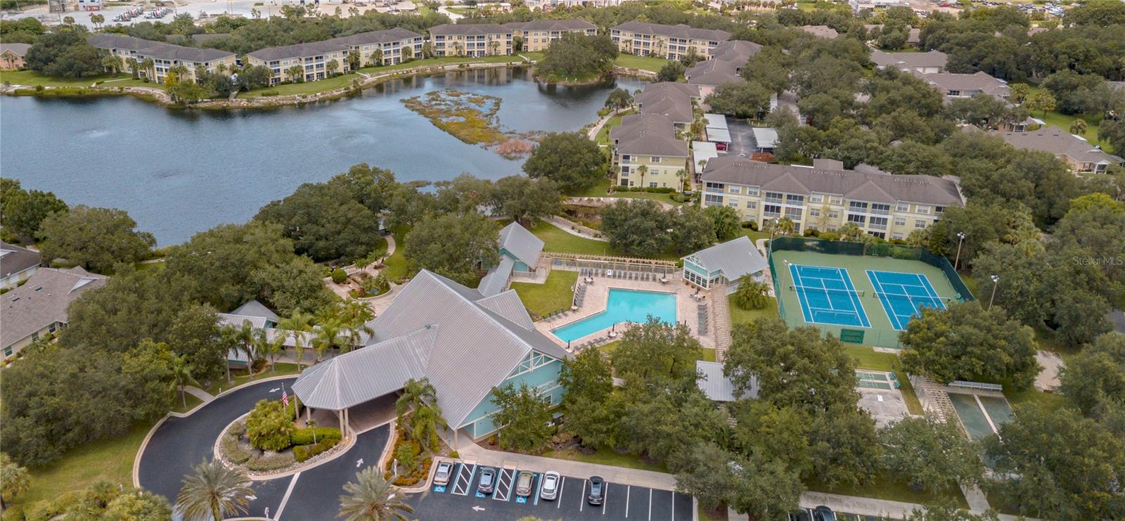 HERITAGE OAK PARK-WATERSIDE CLUB 04 AT HERITAGE - Residential