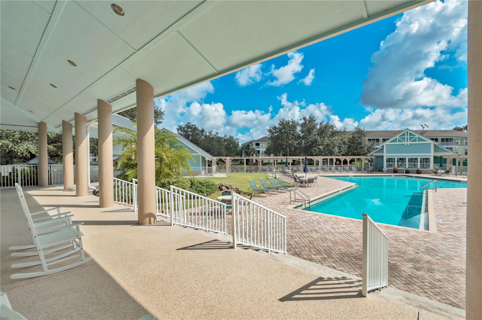 HERITAGE OAK PARK-WATERSIDE CLUB 04 AT HERITAGE - Residential
