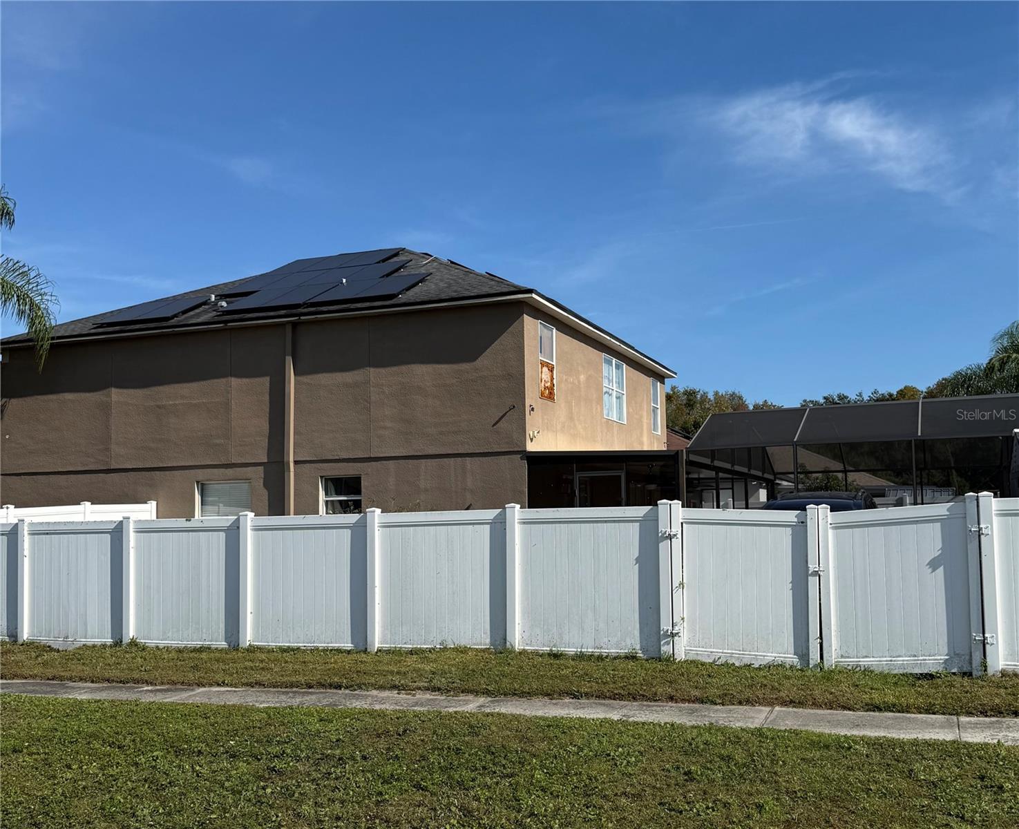 EMERALD POINTE - Residential