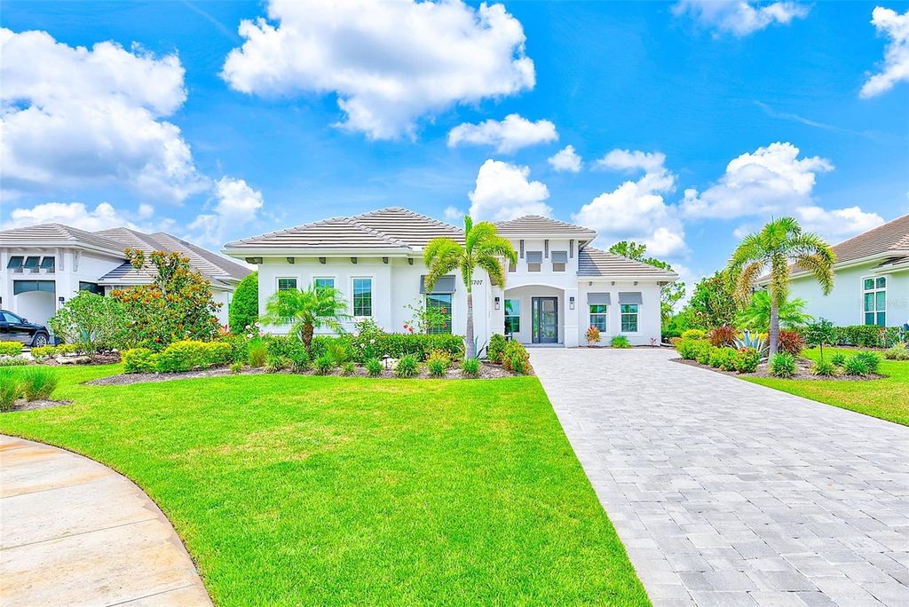 Photo of 16707 Verona Place, Bradenton, FL 34202 (MLS # TB8384738)