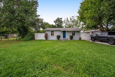 A home in AUBURNDALE