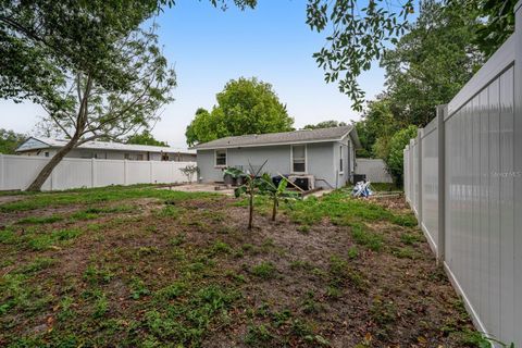 A home in AUBURNDALE