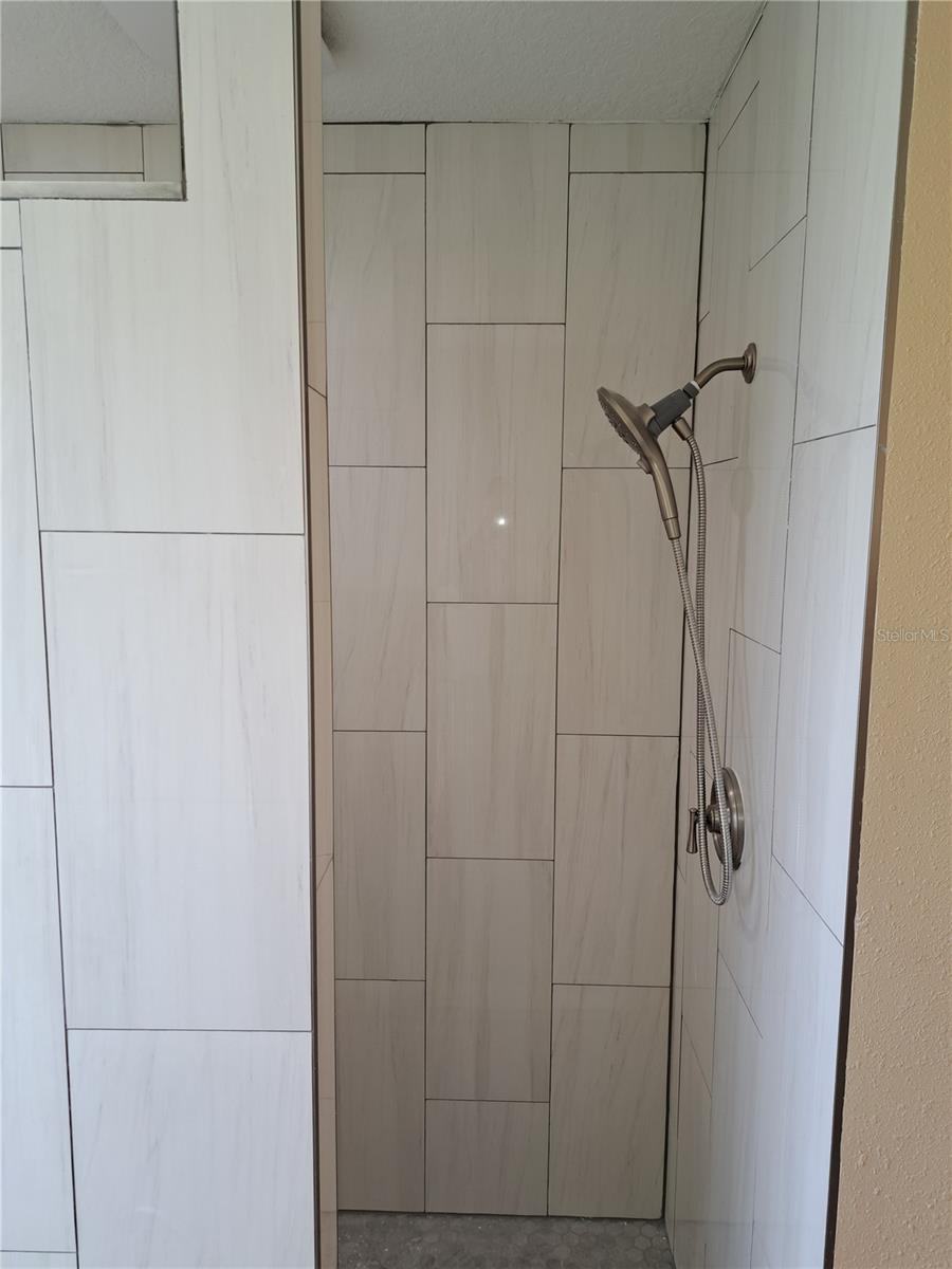 PEBBLE POINTE UNIT 02 - Residential Lease