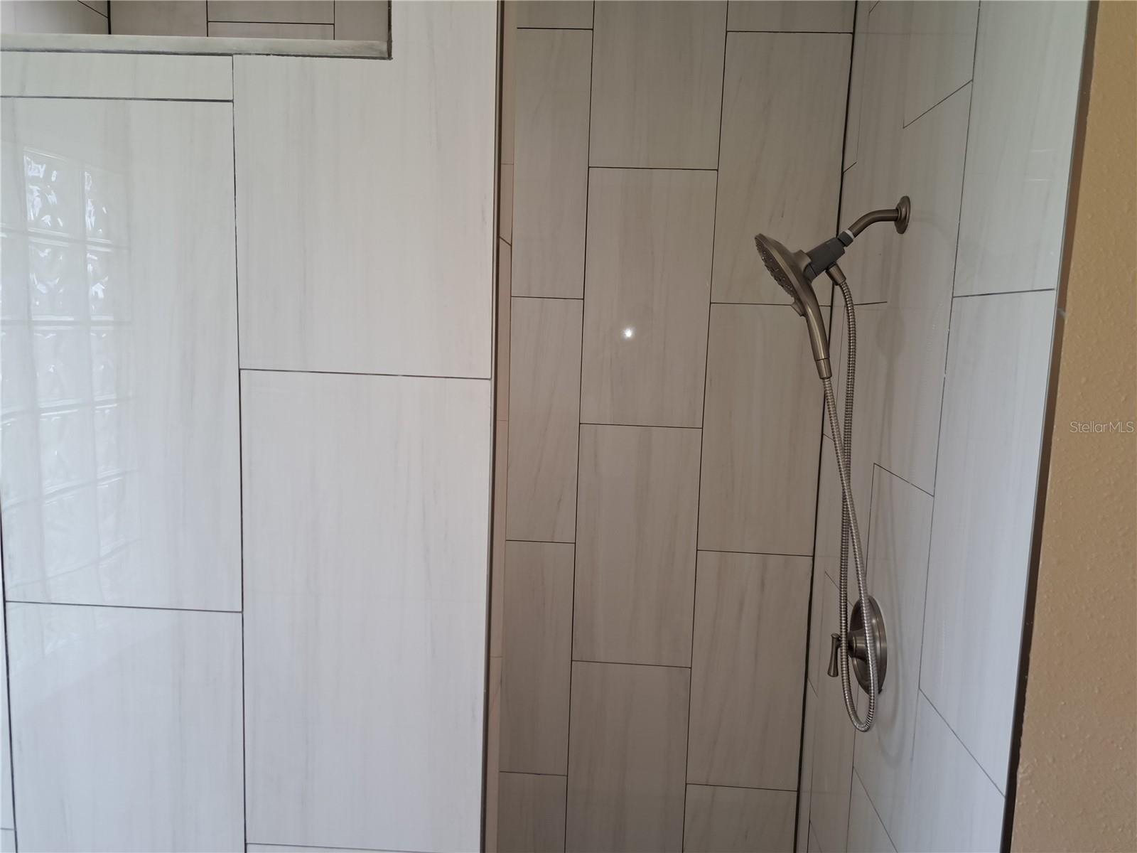 PEBBLE POINTE UNIT 02 - Residential Lease