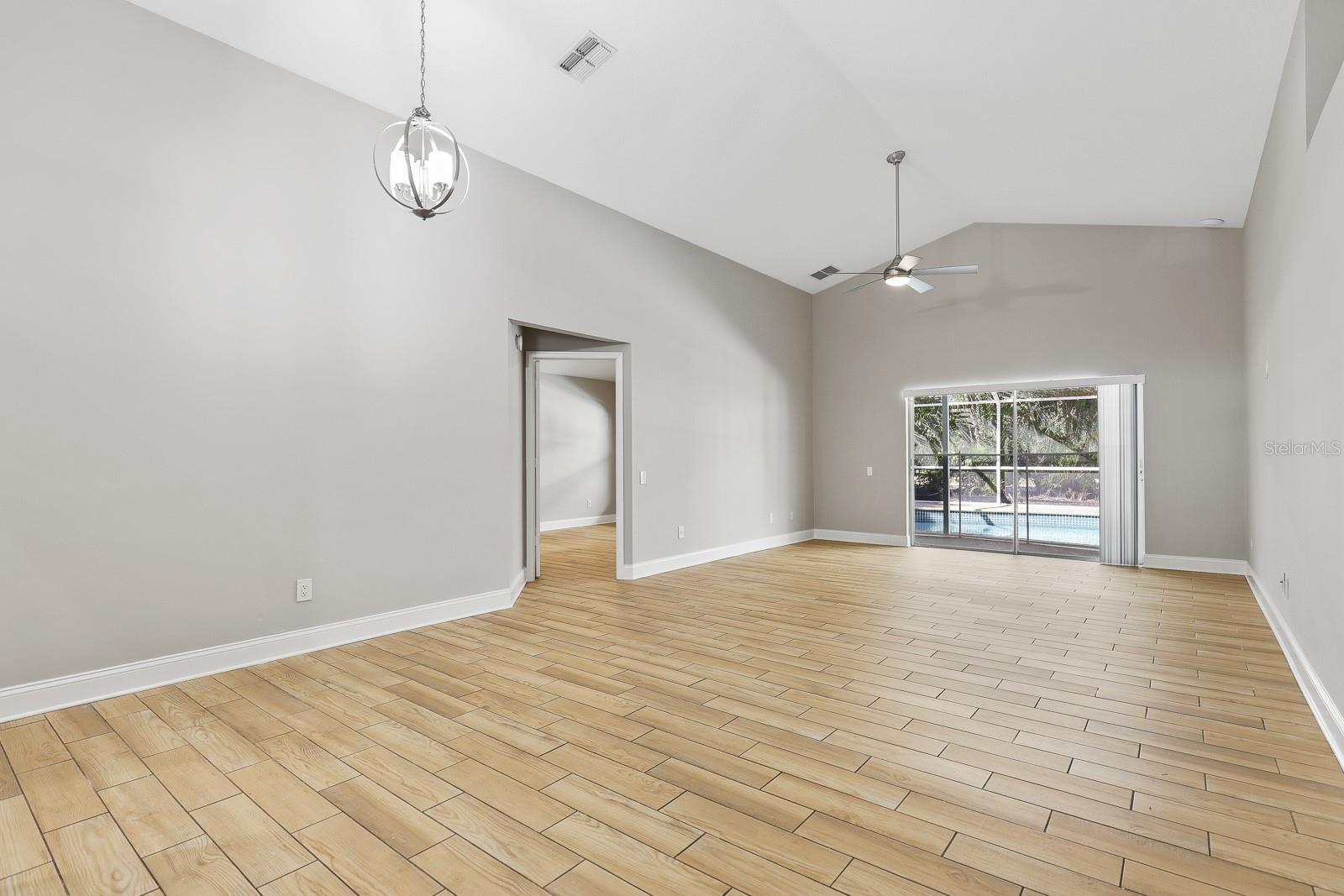 CALUSA TRACE UNIT 13 - Residential