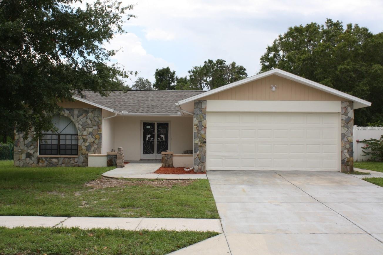 This lovely Park Lake home has been updated and is ready for it's new family to come and enjoy it. Porcelain tiles throughout for easy cleanup and a fresh modern look. Fully equipped kitchen and a washer and dryer are included. The palm trees and pond out your back door make this an ideal place to relax enjoy Florida Living.
Located in the high demand Trinity area, this home is near shopping, medical facilities, entertainment venues, houses of worship and it's only about 40 minutes to Tampa International airport. Great schools for kids and some pretty nice restaurants for Families and adults too. Many people in the area commute to Tampa, Clearwater and St. Pete and of course many work right here in Pasco county.
Don't miss this opportunity to enjoy single family home in a great community and convenient location