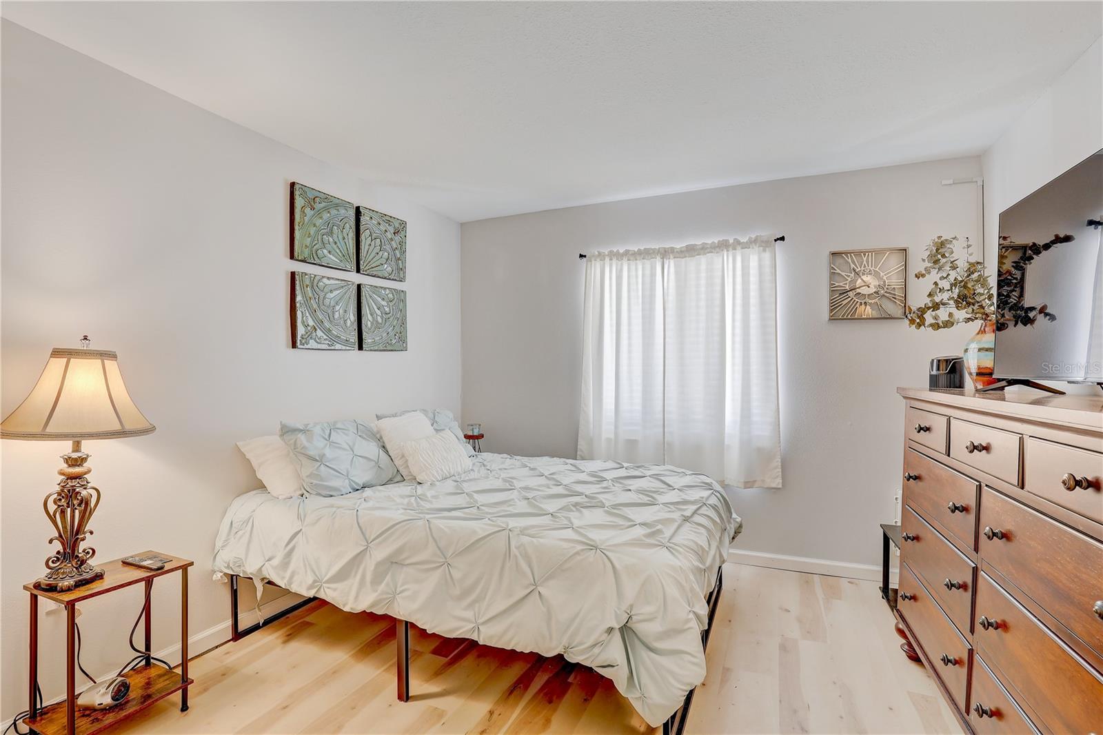 BAYSHORE ON THE LAKE APTS II SEC 3 - Residential