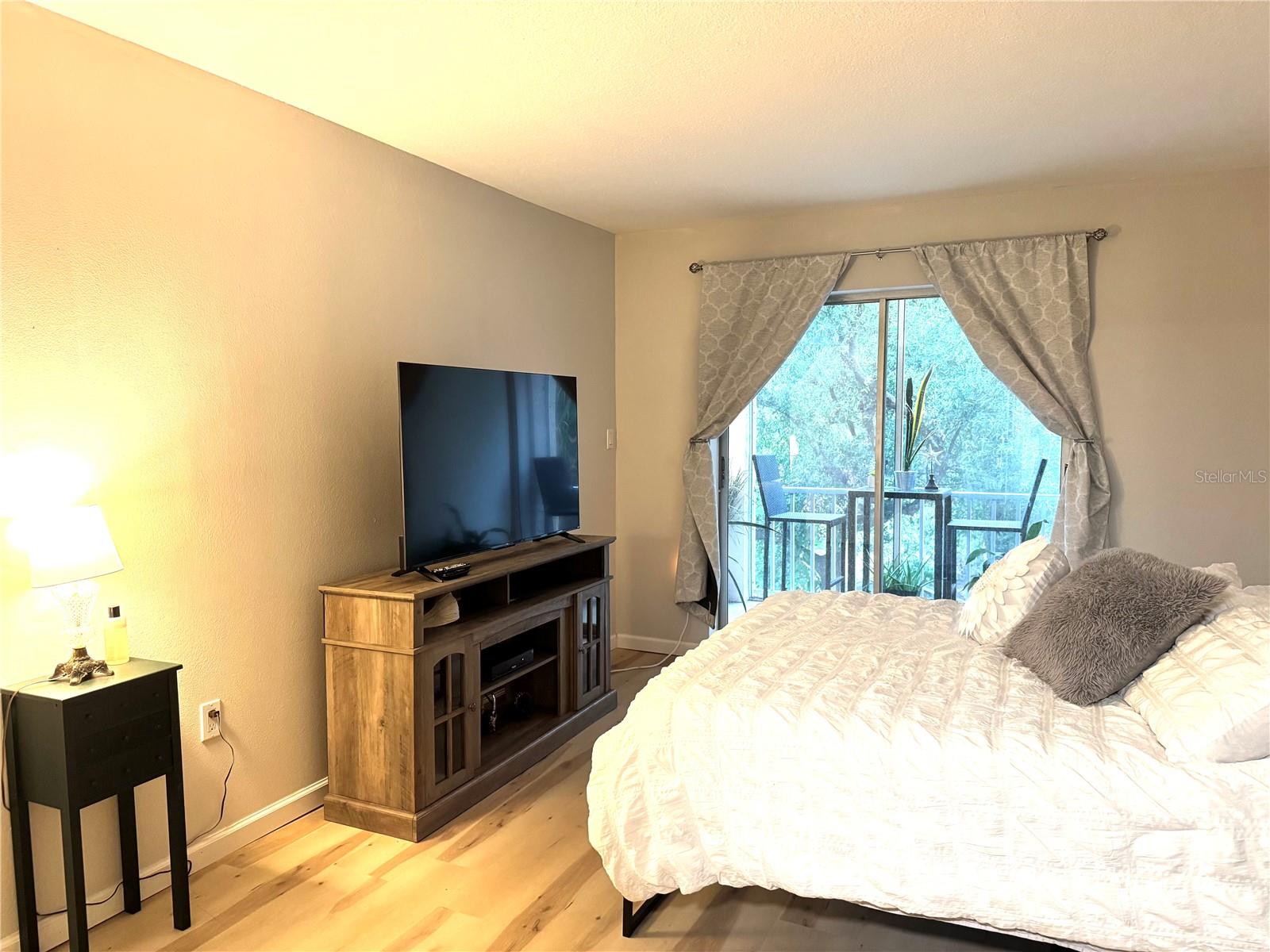 BAYSHORE ON THE LAKE APTS II SEC 3 - Residential