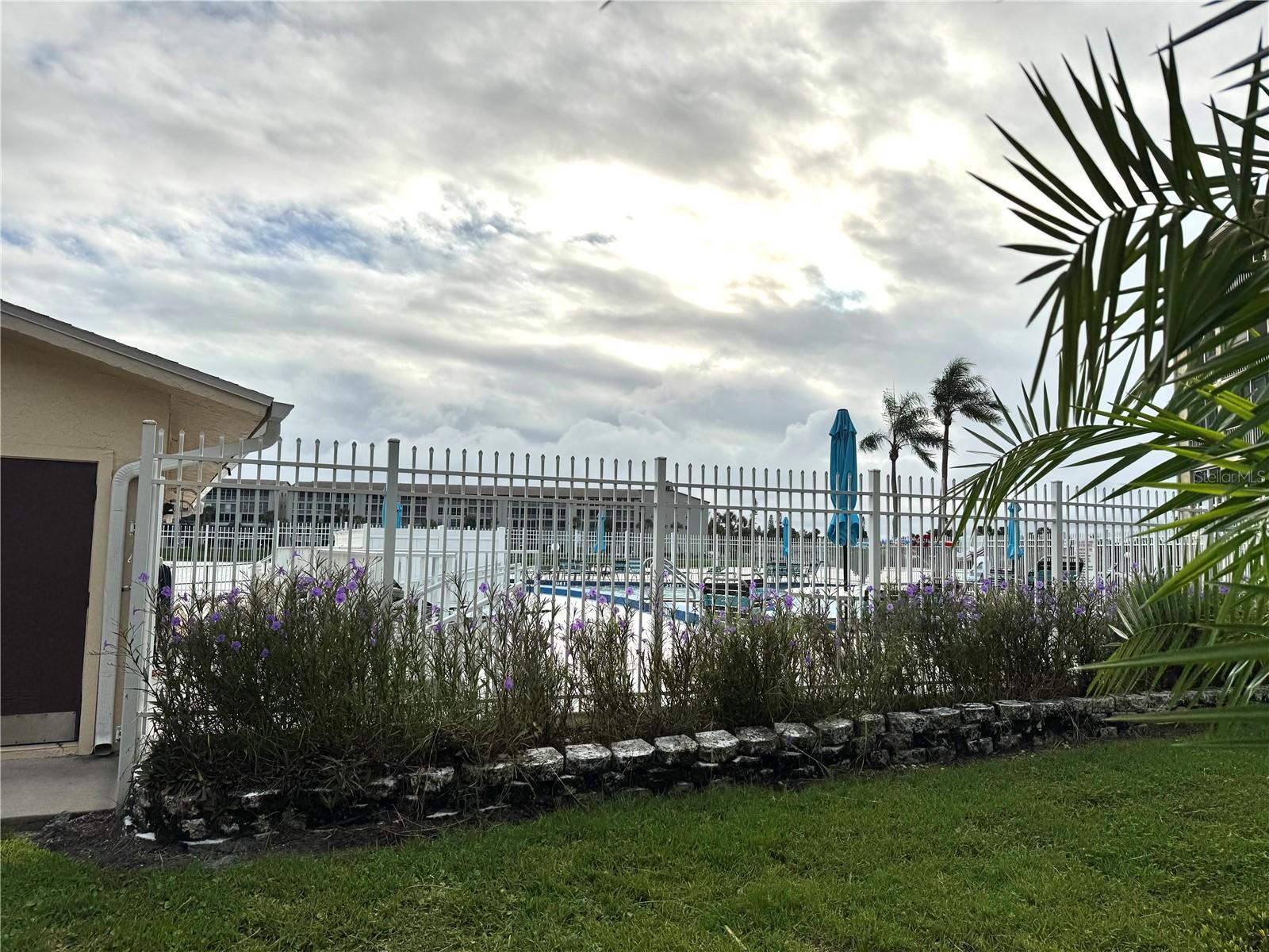 BAYSHORE ON THE LAKE APTS II SEC 3 - Residential