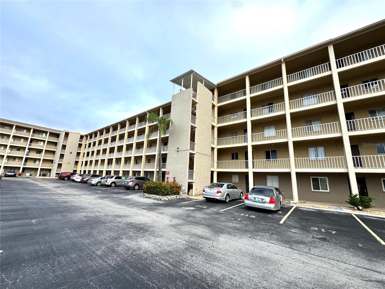 BAYSHORE ON THE LAKE APTS II SEC 3 - Residential