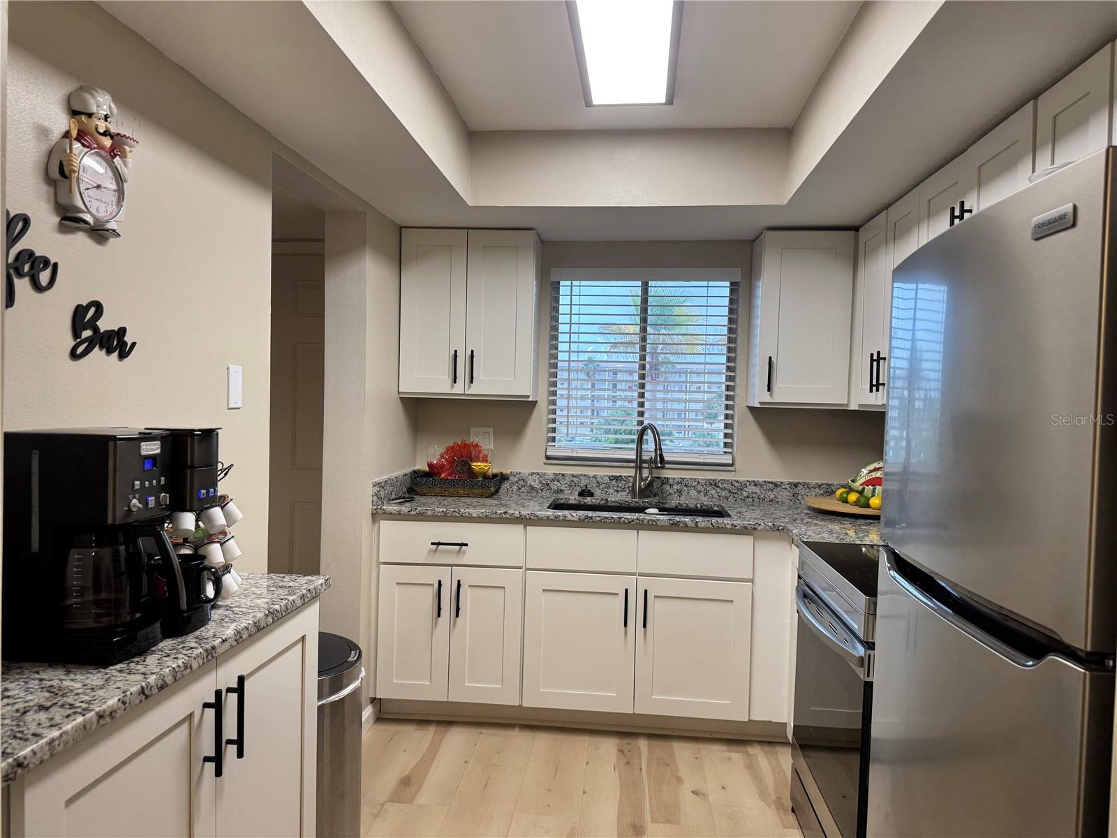 BAYSHORE ON THE LAKE APTS II SEC 3 - Residential