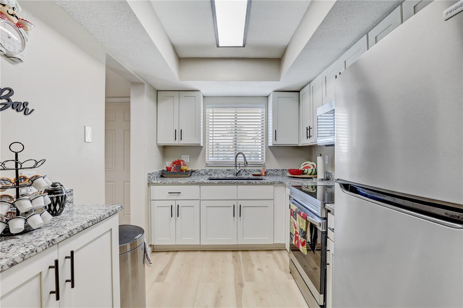 BAYSHORE ON THE LAKE APTS II SEC 3 - Residential