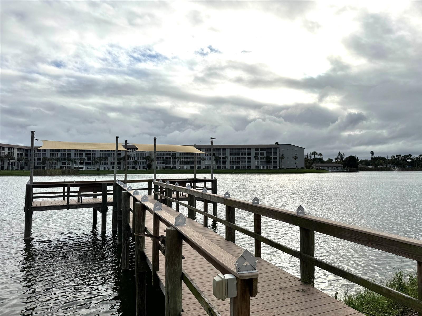 BAYSHORE ON THE LAKE APTS II SEC 3 - Residential