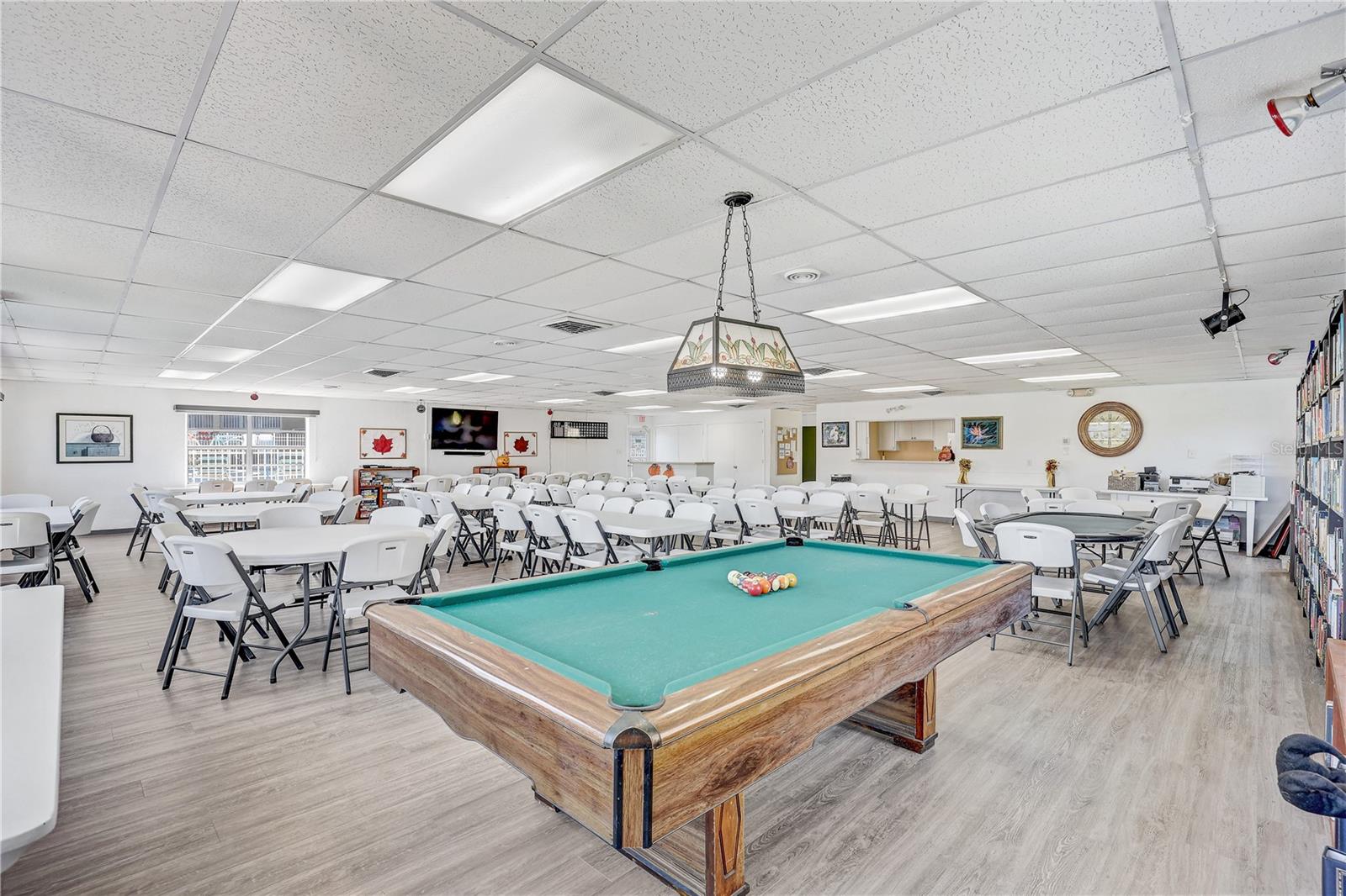 BAYSHORE ON THE LAKE APTS II SEC 3 - Residential