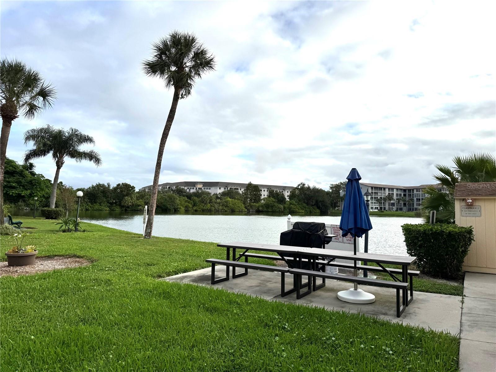 BAYSHORE ON THE LAKE APTS II SEC 3 - Residential