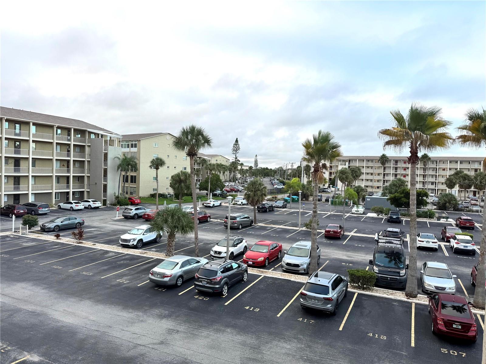 BAYSHORE ON THE LAKE APTS II SEC 3 - Residential