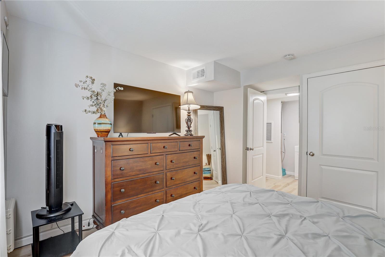 BAYSHORE ON THE LAKE APTS II SEC 3 - Residential