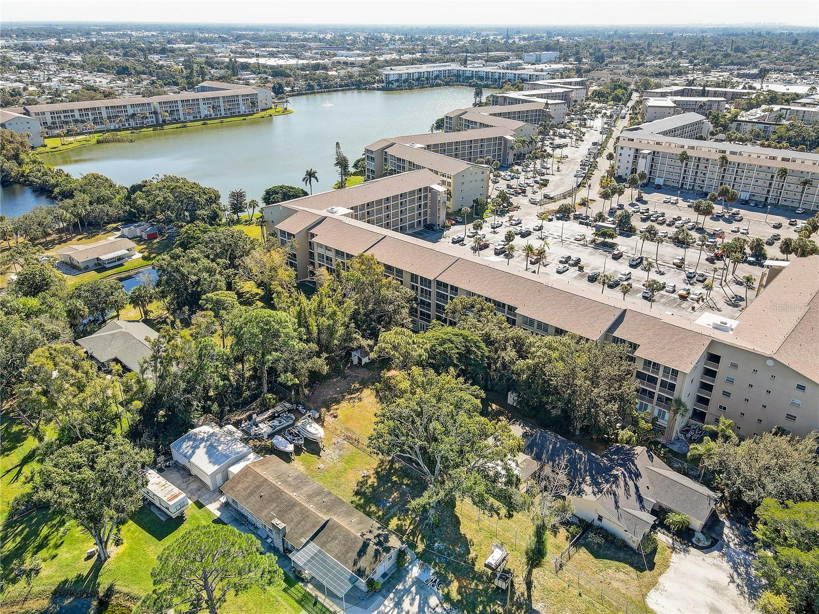BAYSHORE ON THE LAKE APTS II SEC 3 - Residential