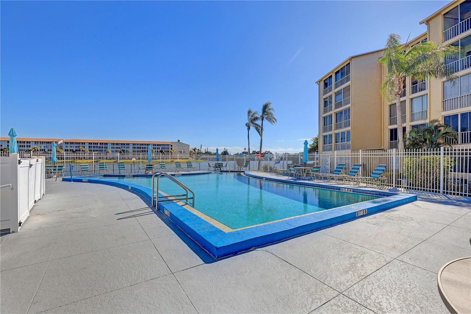 BAYSHORE ON THE LAKE APTS II SEC 3 - Residential