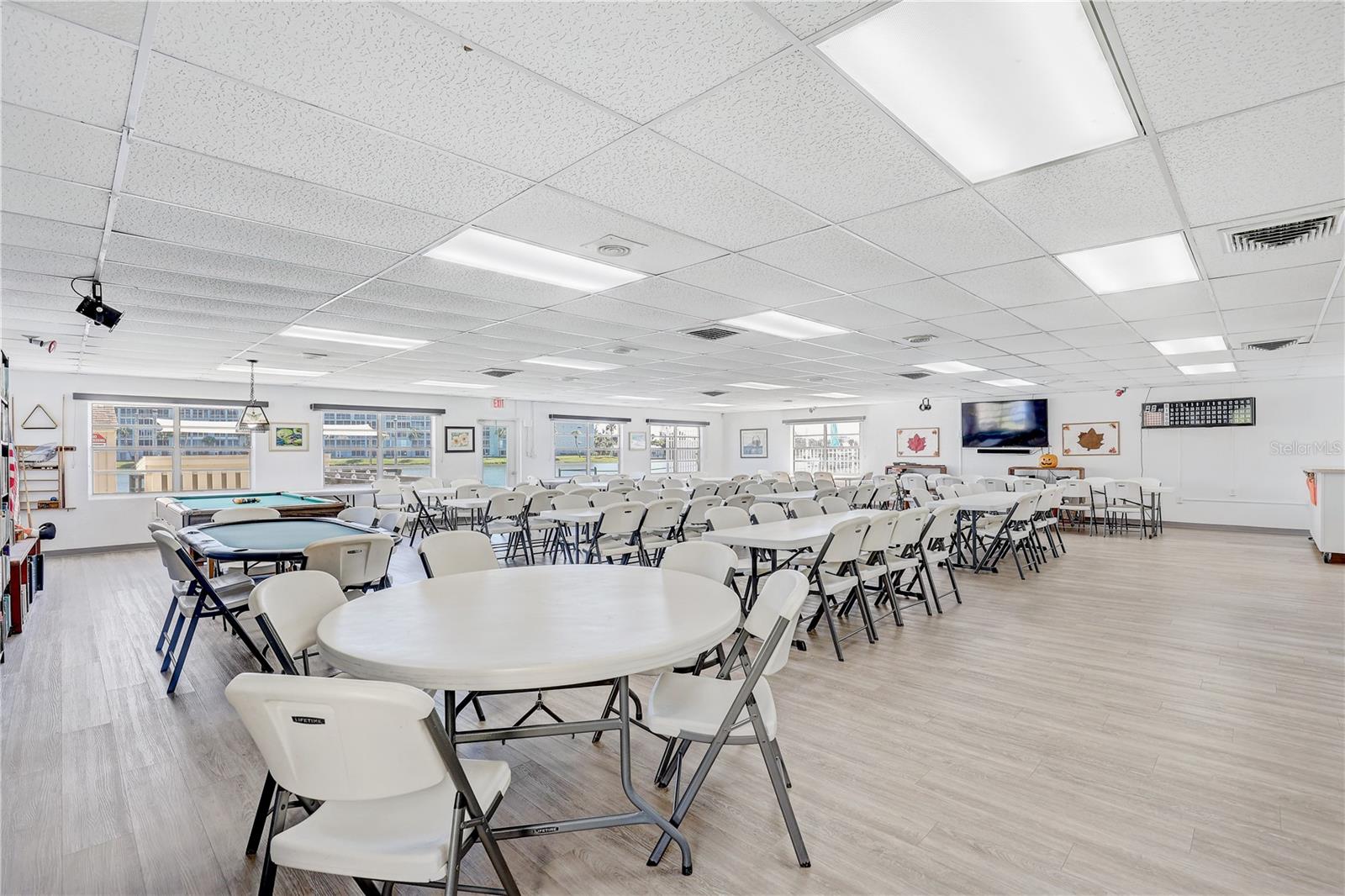 BAYSHORE ON THE LAKE APTS II SEC 3 - Residential