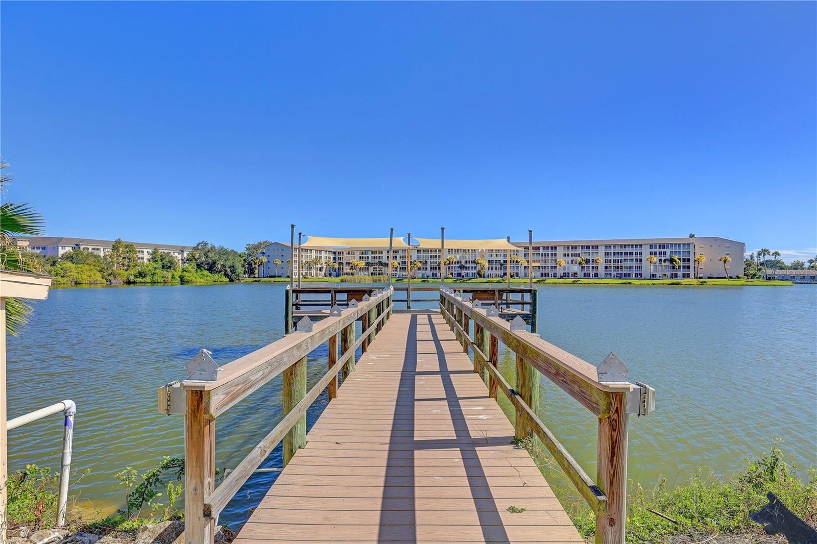 BAYSHORE ON THE LAKE APTS II SEC 3 - Residential