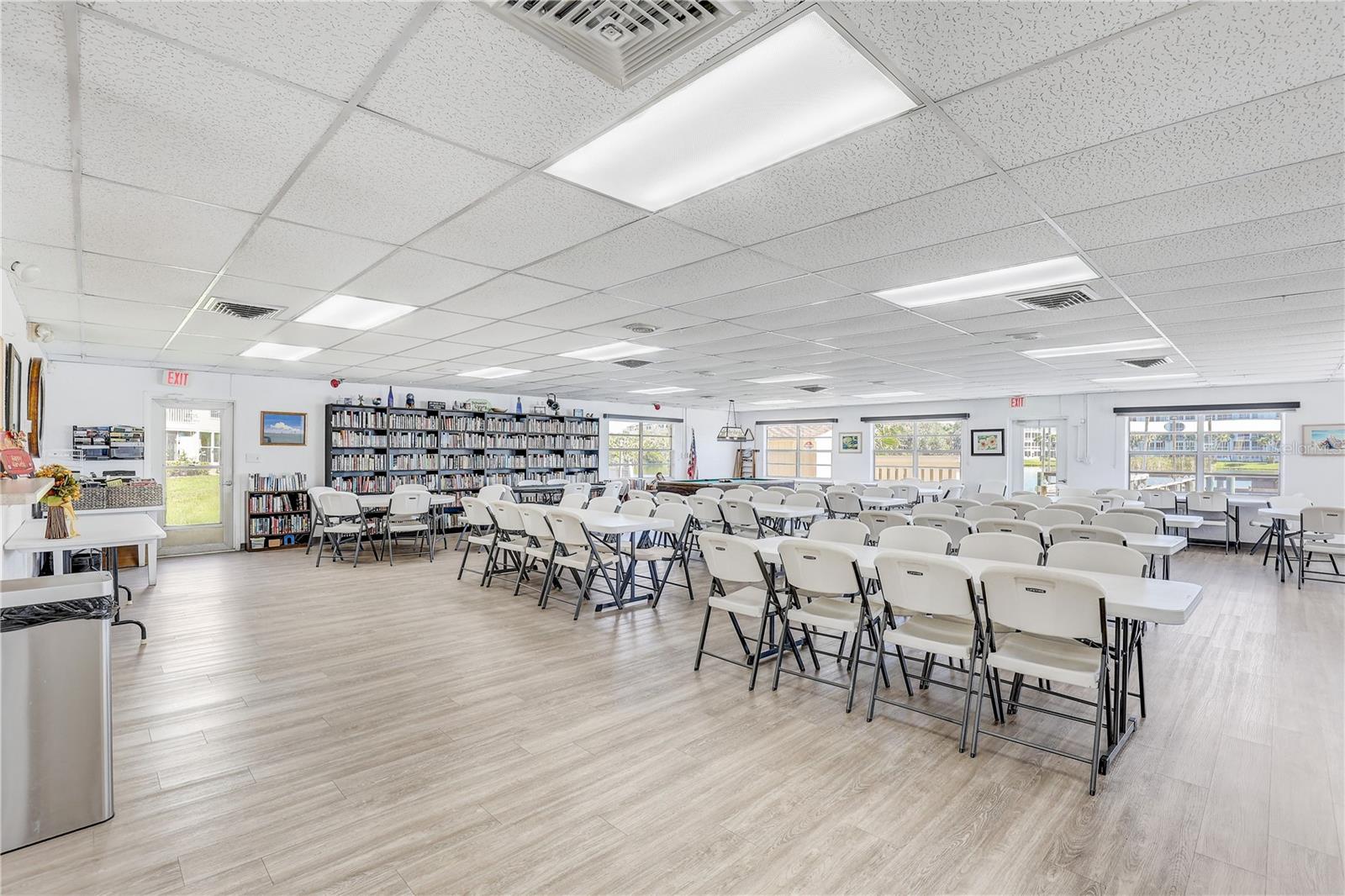 BAYSHORE ON THE LAKE APTS II SEC 3 - Residential