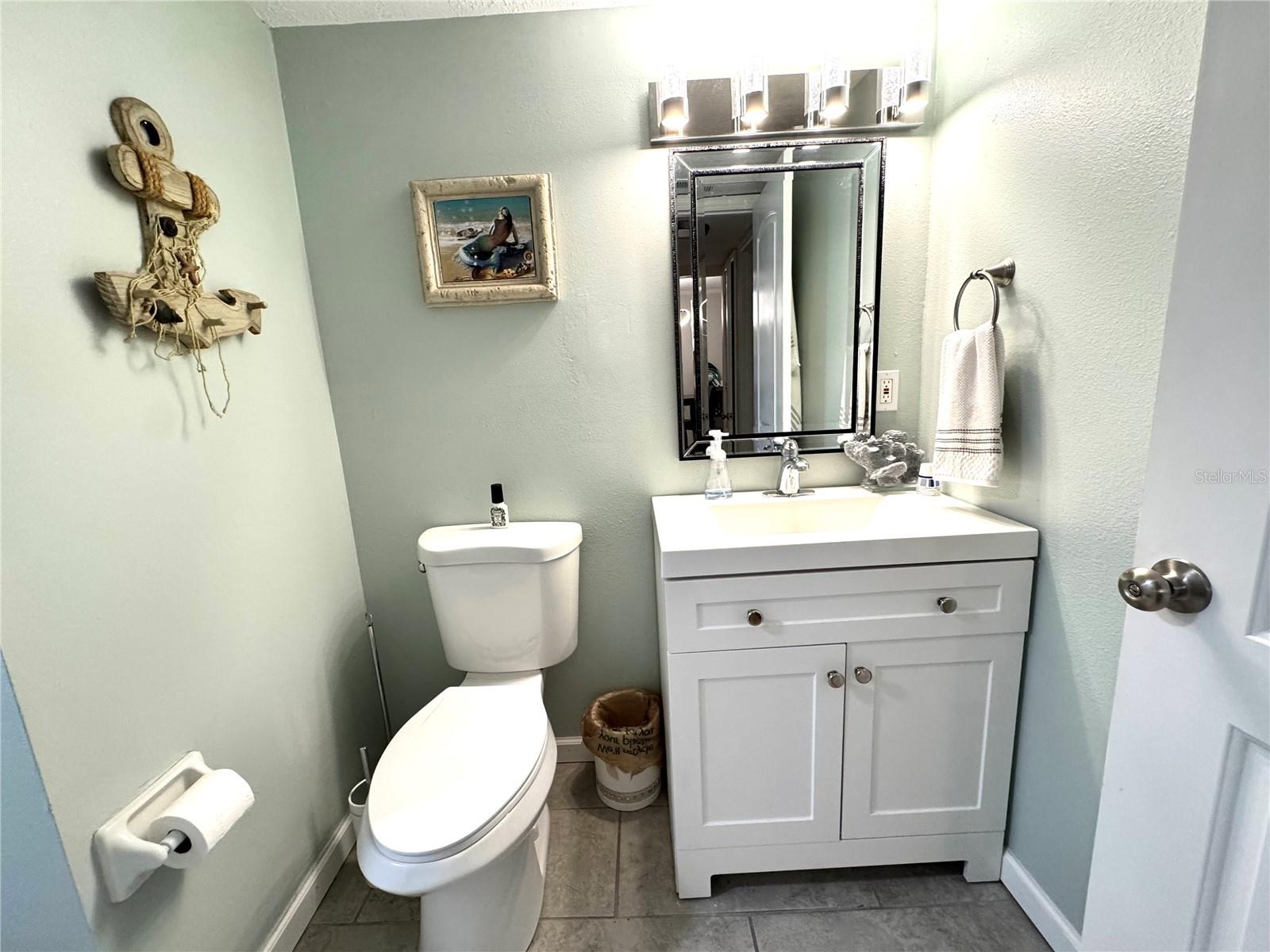 BAYSHORE ON THE LAKE APTS II SEC 3 - Residential