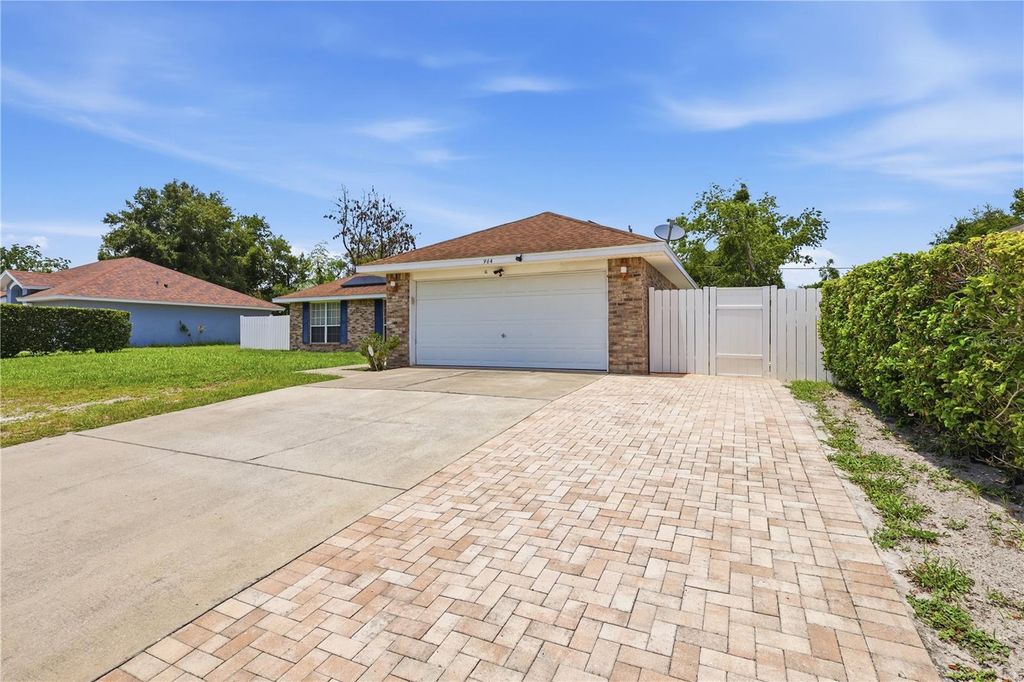 Photo of 964 Fort Smith Boulevard, Deltona, FL 32738 (MLS # V4949738)
