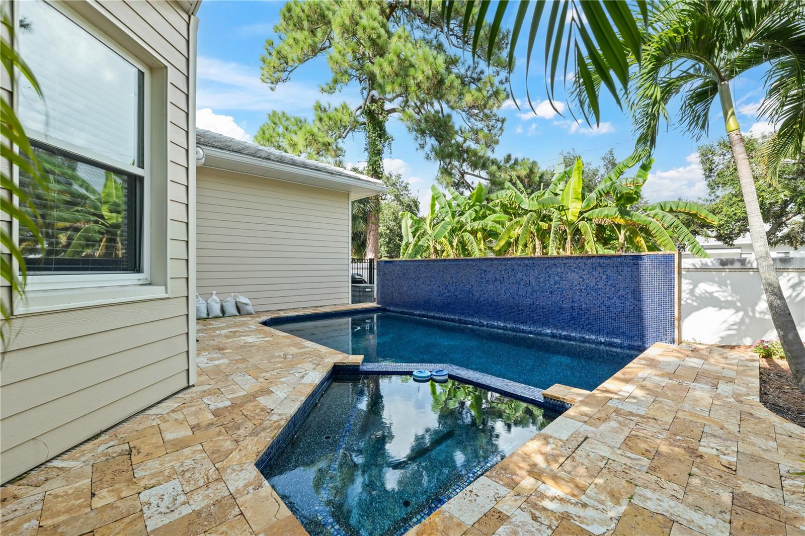 BOCA CIEGA CLUB - Residential