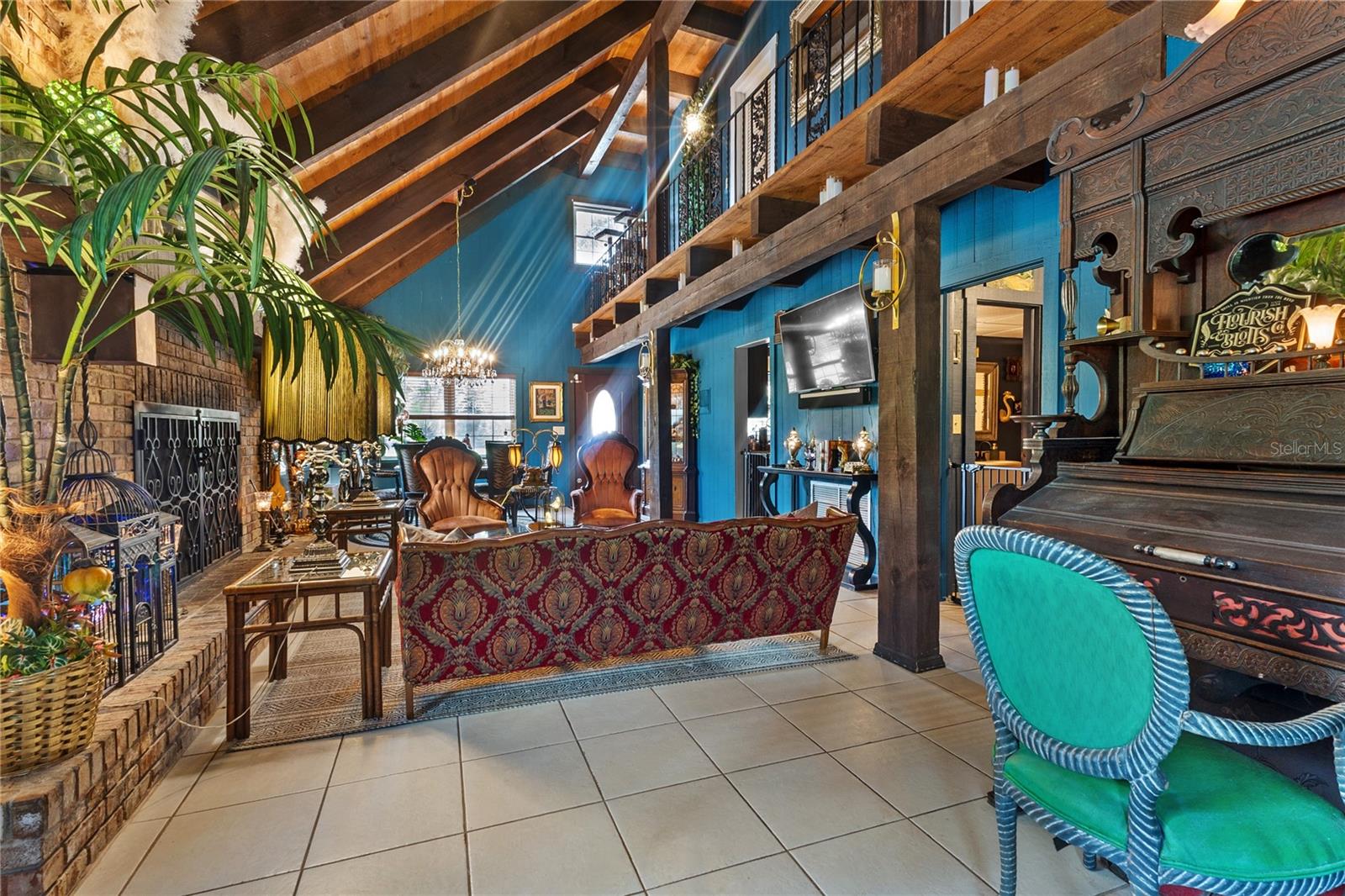 2336 MEADOW LANE