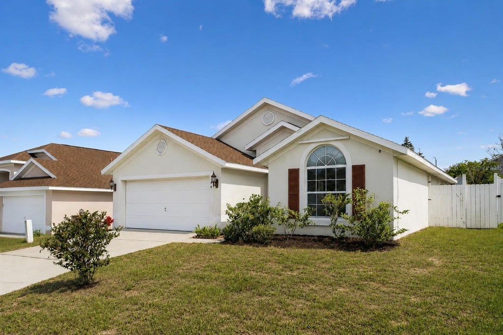 Photo of 144 Bellmont Lane, Davenport, FL 33897 (MLS # O6417798)