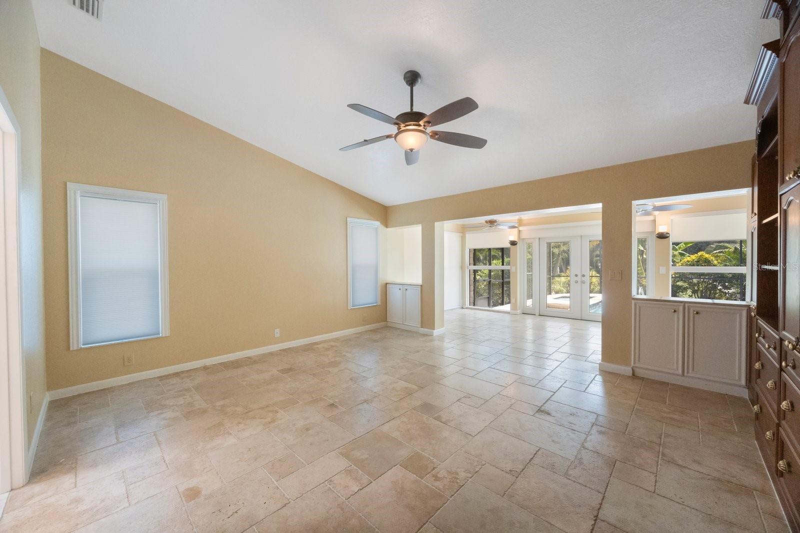 KENSINGTON OAKS - Residential