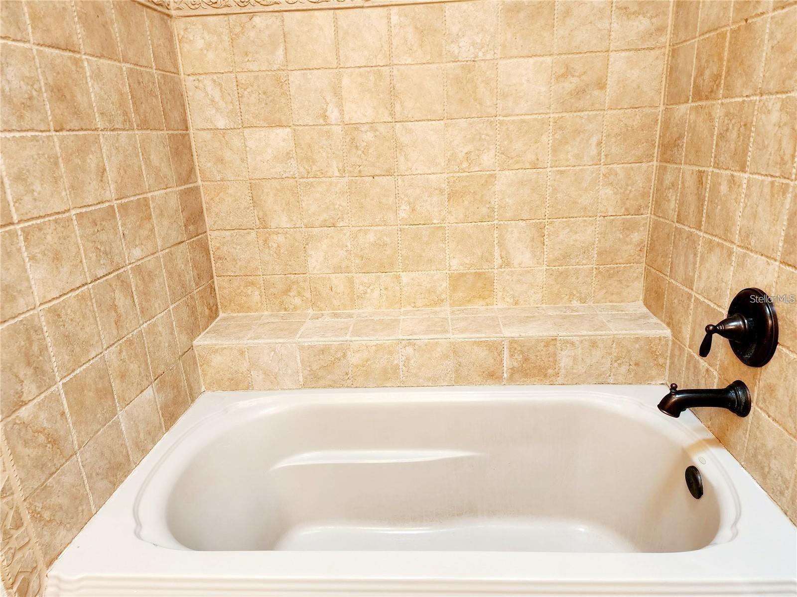 FOUNTAINS CONDO - Residential Lease