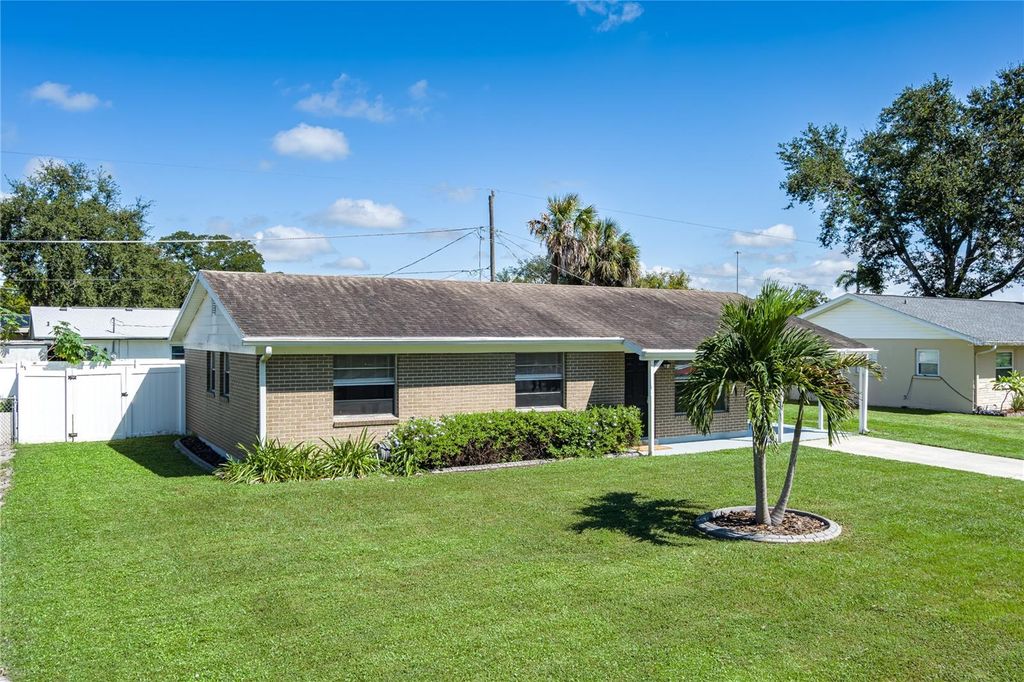 Photo of 6609 Alpine Lane, Bradenton, FL 34208 (MLS # A4666884)