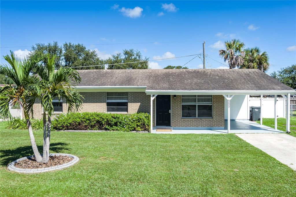 Photo of 6609 Alpine Lane, Bradenton, FL 34208 (MLS # A4666884)
