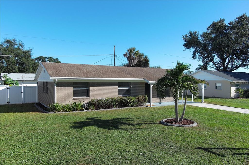 Photo of 6609 Alpine Lane, Bradenton, FL 34208 (MLS # A4666884)